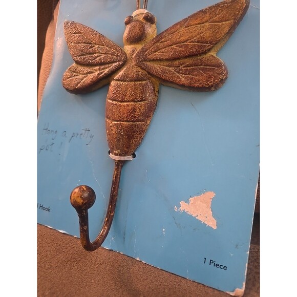 Queen Honey Bee Detail Cast Metal Artisan Large 8” Coat Towel Wall Hook - Picture 4 of 5